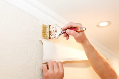 Pose de papier peint à Corbon — revêtements muraux et toiles de verre